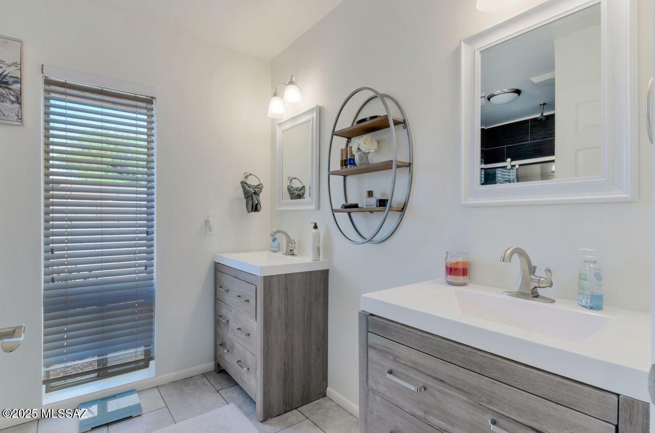 Tucson, Arizona, 85715, United States, 4 Bedrooms Bedrooms, ,2 BathroomsBathrooms,Residential,For Sale,1955495