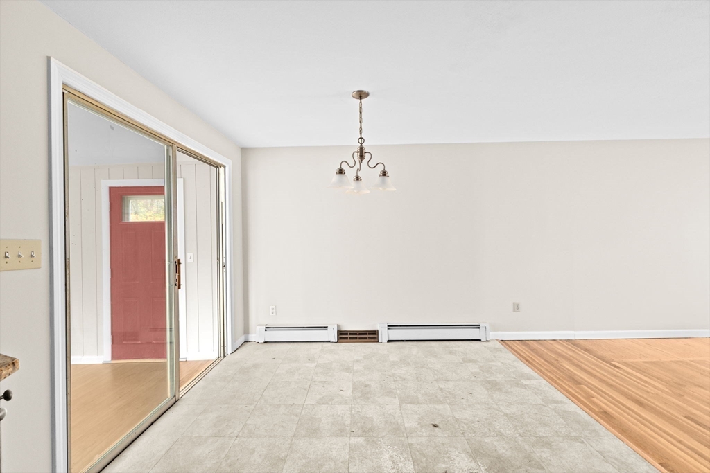 Mansfield, Massachusetts, 02048, United States, 3 Bedrooms Bedrooms, ,2 BathroomsBathrooms,Residential,For Sale,1991950