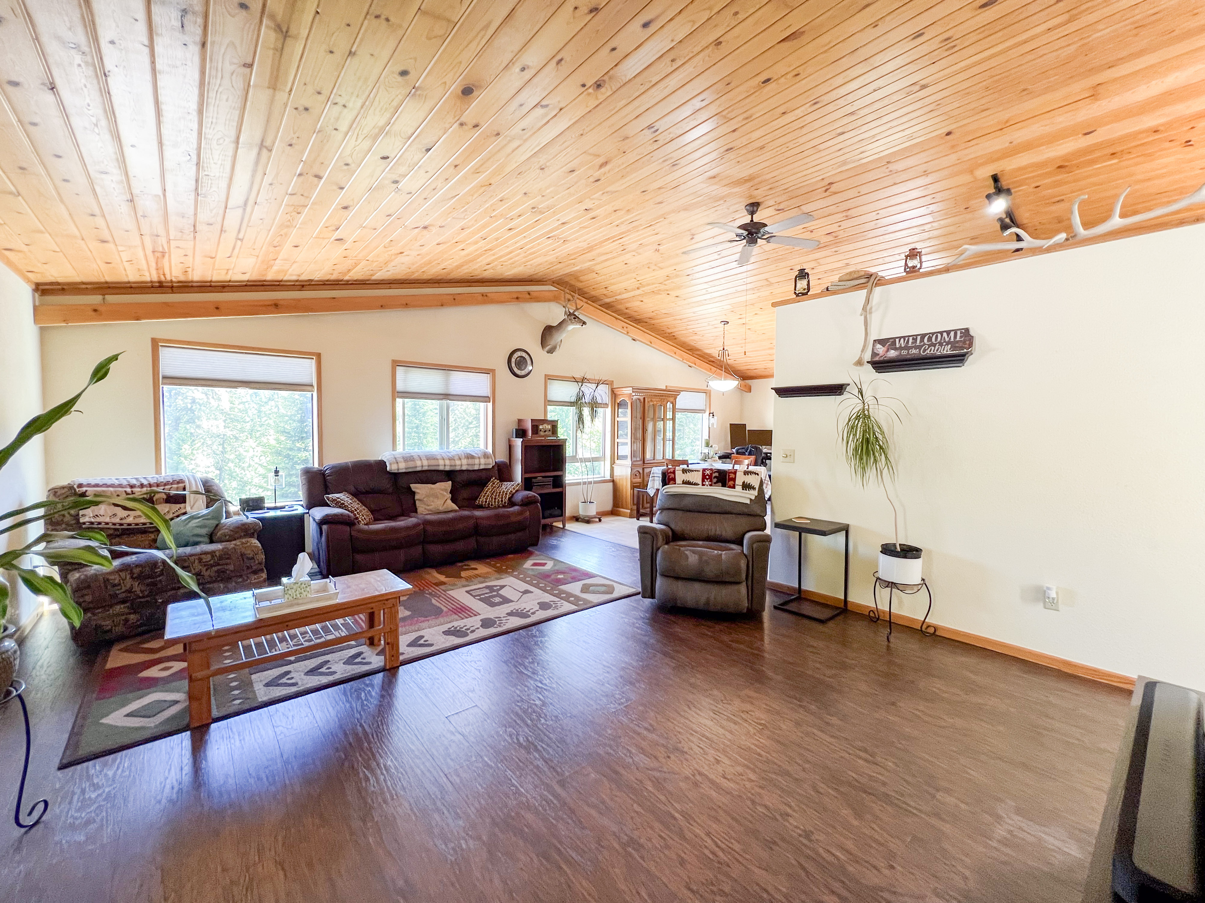 Colville, Washington, 99114, United States, 2 Bedrooms Bedrooms, ,2 BathroomsBathrooms,Residential,For Sale,1928739