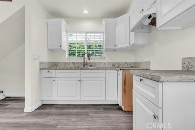 Los Angeles, California, 90062, United States, 5 Bedrooms Bedrooms, ,Residential,For Sale,1975907