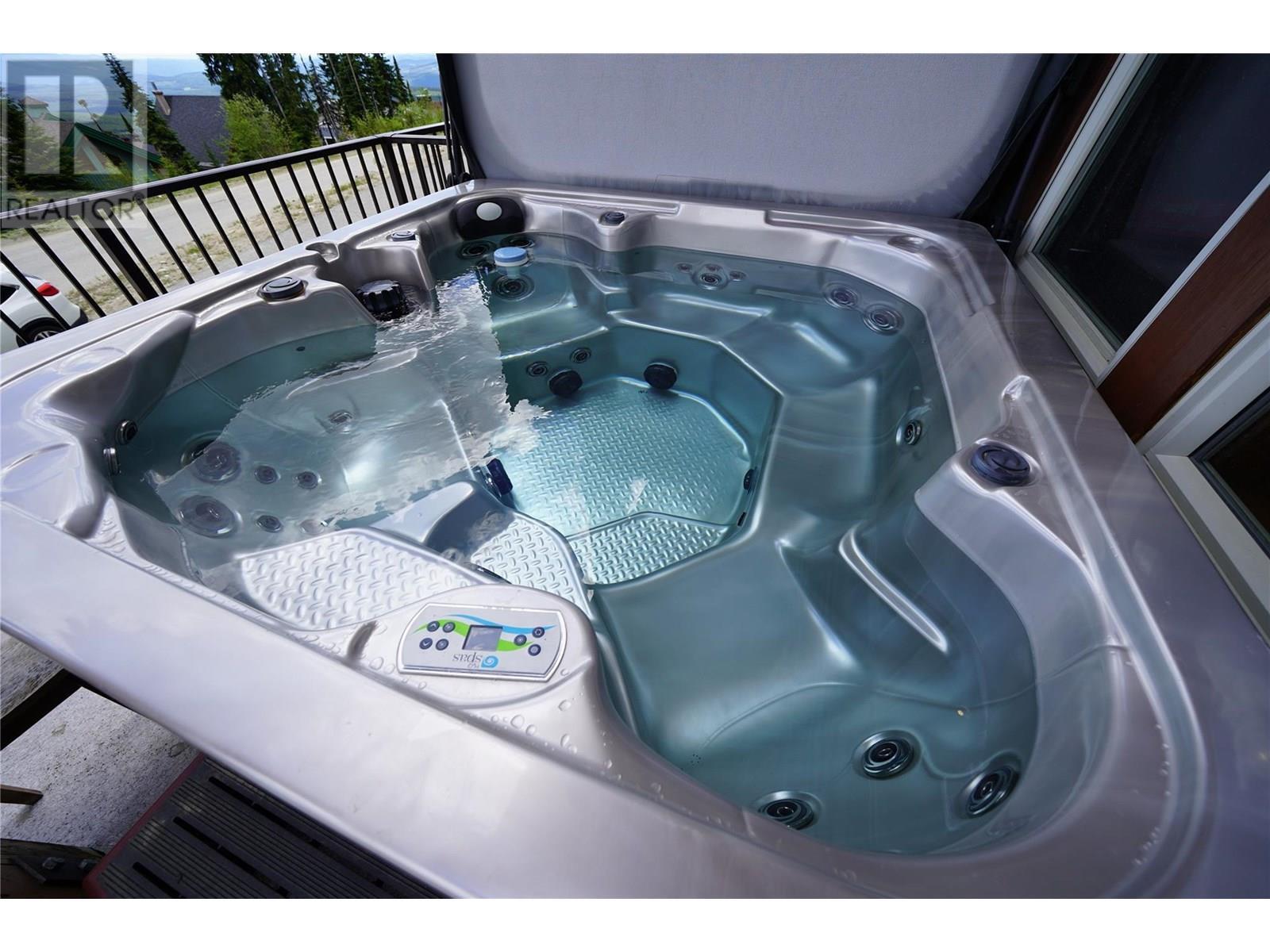 BIG WHITE, British Columbia, V0H 1A0, CA, 2 Bedrooms Bedrooms, ,1 BathroomBathrooms,Residential,For Sale,1949085