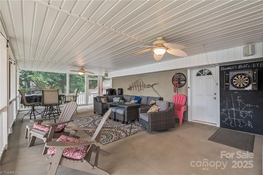 New London, North Carolina, 28127, United States, 3 Bedrooms Bedrooms, ,2 BathroomsBathrooms,Residential,For Sale,1827846