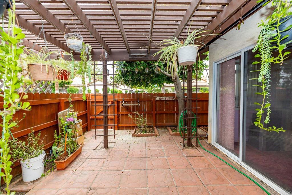 Oceanside, California, 92057, United States, 2 Bedrooms Bedrooms, ,2 BathroomsBathrooms,Residential,For Sale,1850265