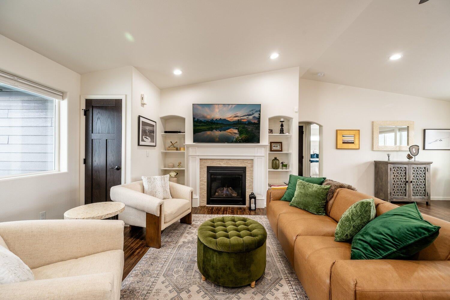 Sheridan, Wyoming, 82801, United States, 5 Bedrooms Bedrooms, ,3 BathroomsBathrooms,Residential,For Sale,2011699