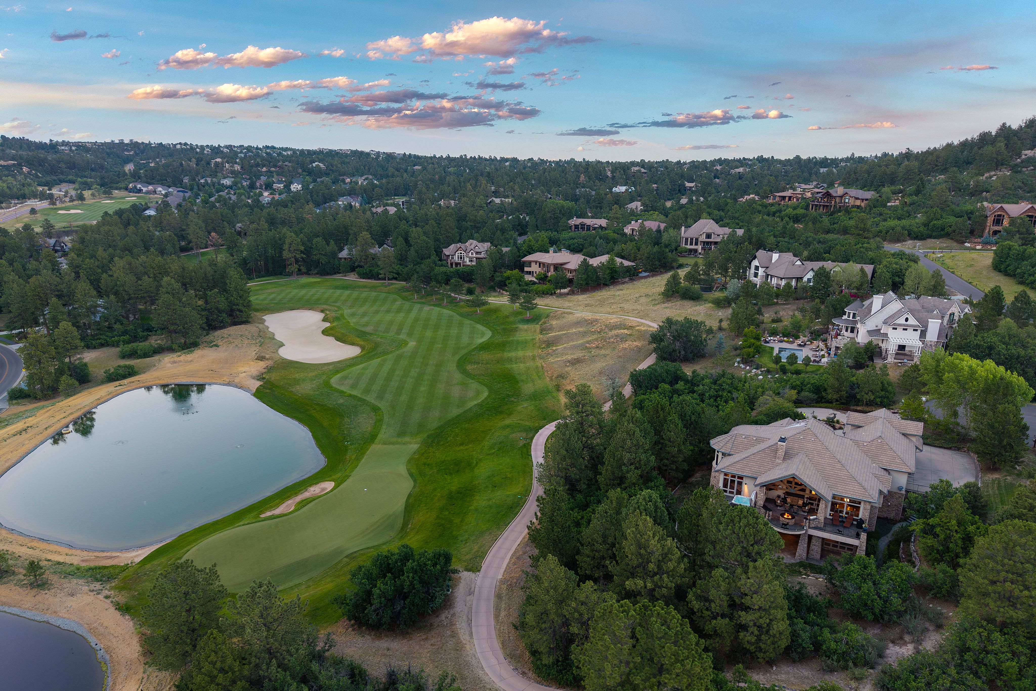  Tucked away on a quiet cul-de-sac in coveted Castle Pines Village - 物件實景