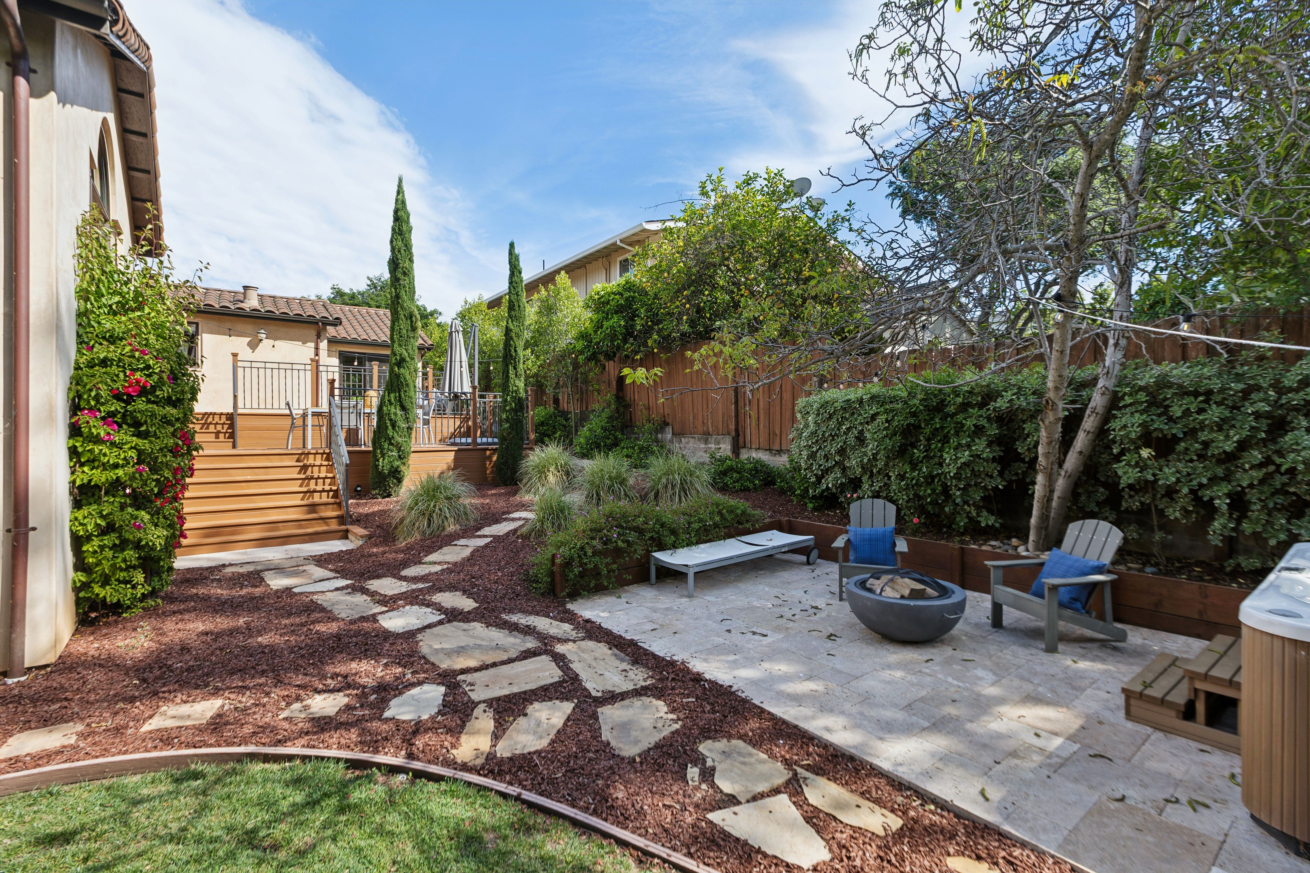  Mediterranean-Style Beauty with Garden Escape - 物件實景