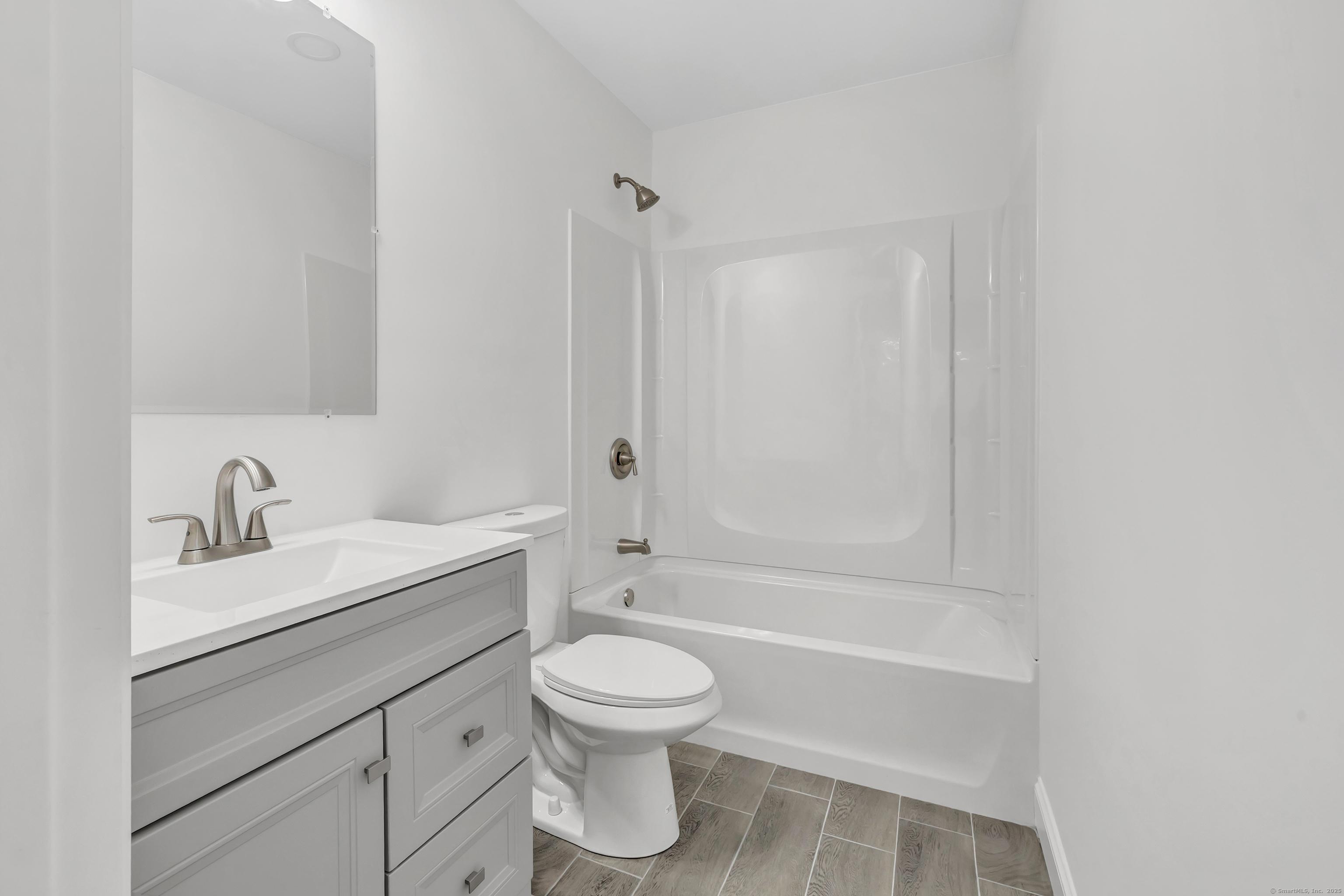 Hamden, Connecticut, 06518, United States, 3 Bedrooms Bedrooms, ,2 BathroomsBathrooms,Residential,For Sale,1987116