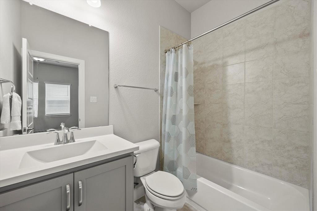 Rowlett, Texas, 75089, United States, 3 Bedrooms Bedrooms, ,3 BathroomsBathrooms,Residential,For Sale,1759776