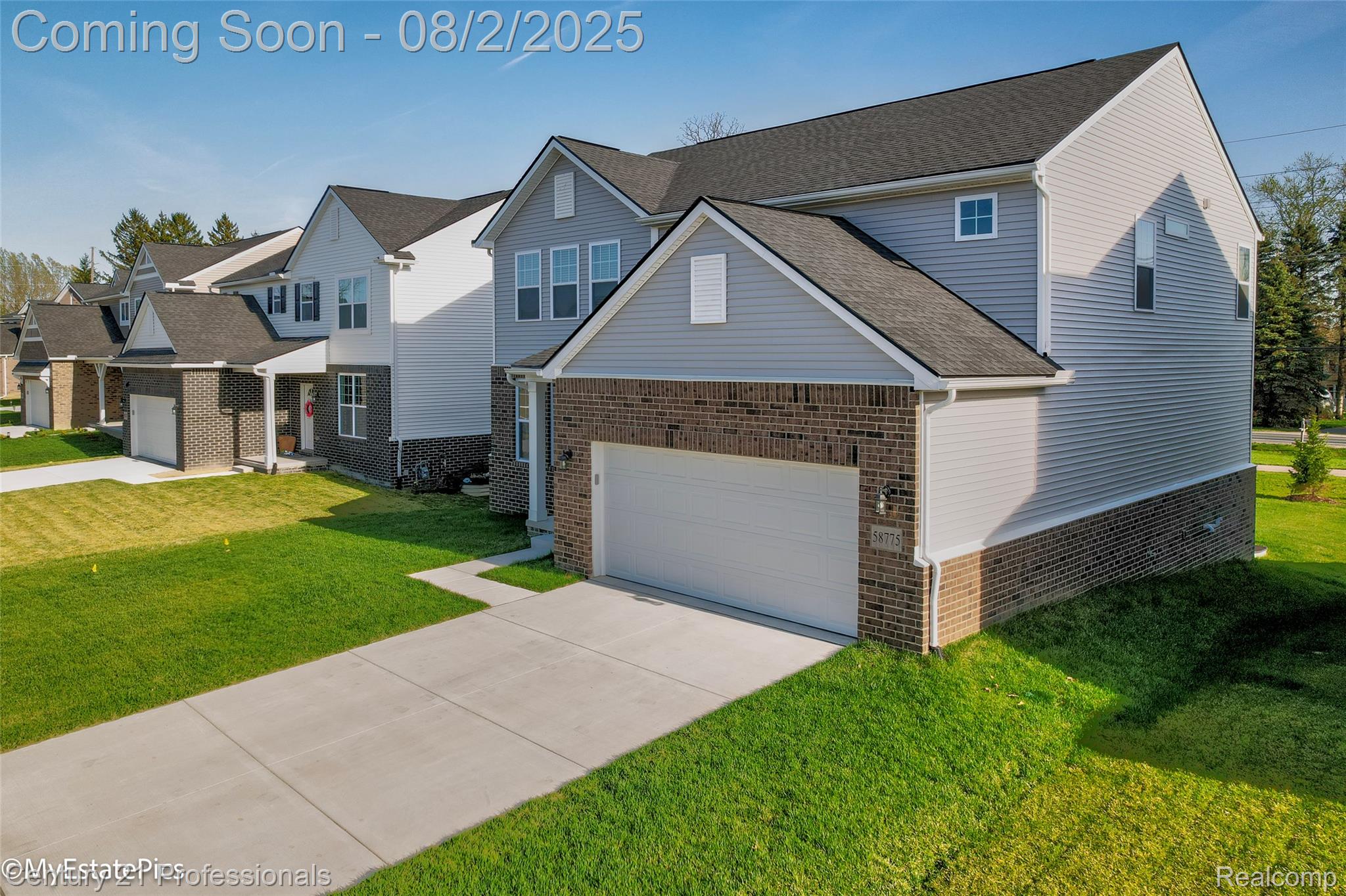 SouthLyon, Michigan, 48178, United States, 4 Bedrooms Bedrooms, ,3 BathroomsBathrooms,Residential,For Sale,1904843