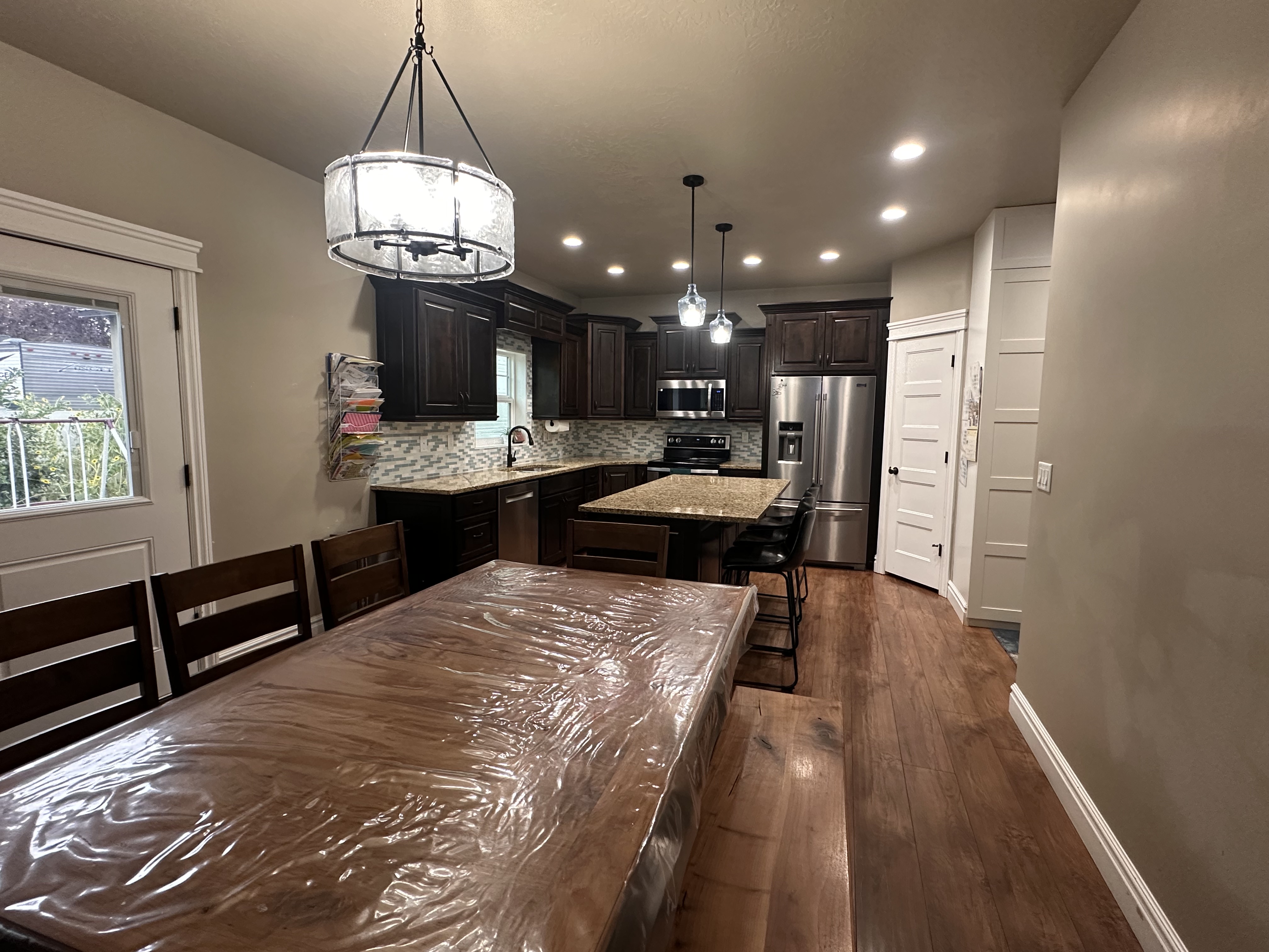 Roosevelt, Utah, 84066, United States, 6 Bedrooms Bedrooms, ,3 BathroomsBathrooms,Residential,For Sale,1976583