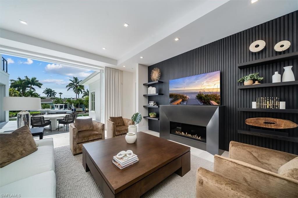 Naples, Florida, 34102, United States, 4 Bedrooms Bedrooms, ,6 BathroomsBathrooms,Residential,For Sale,1908699
