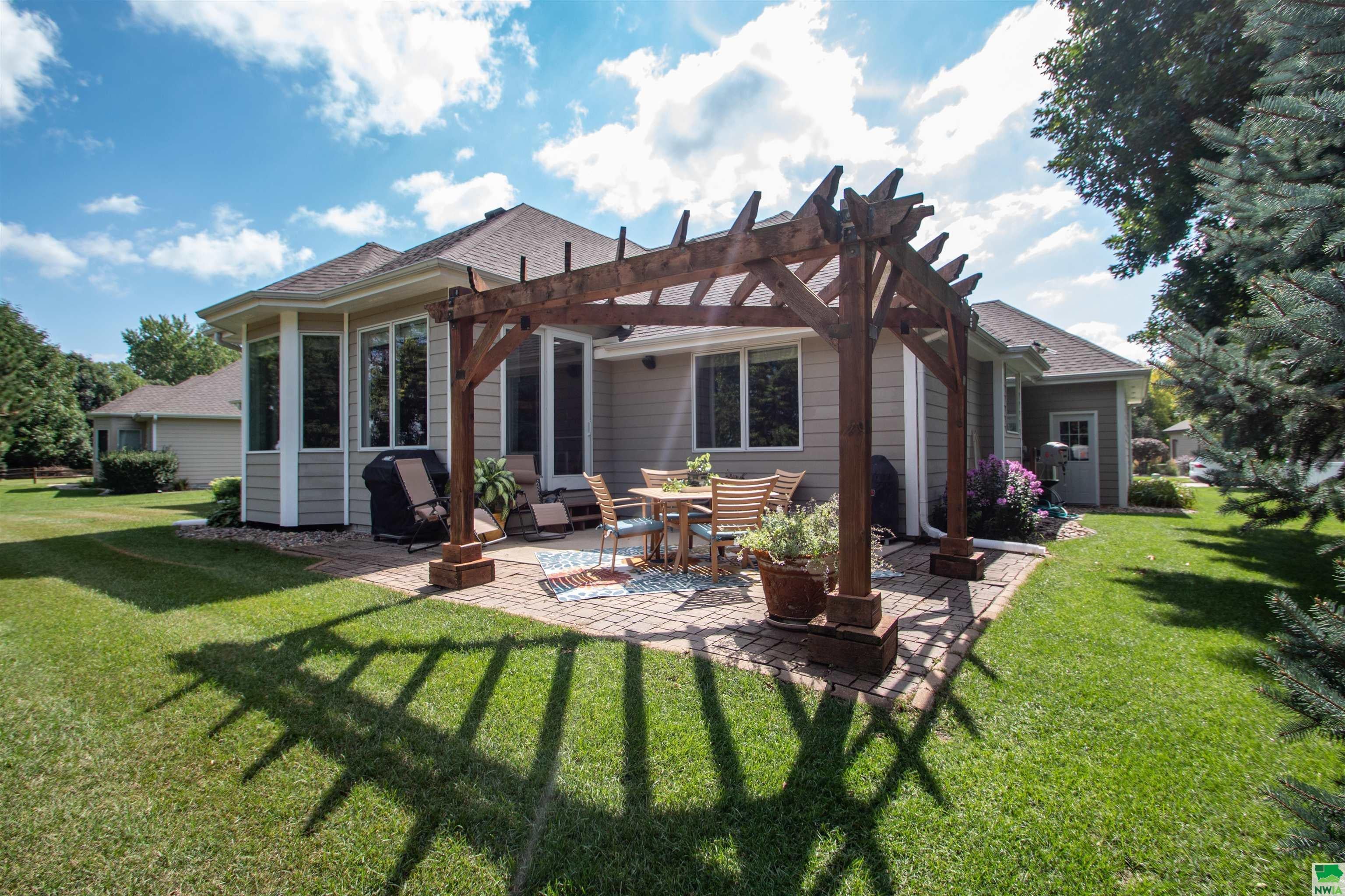 Dakota Dunes, South Dakota, 57049, United States, 4 Bedrooms Bedrooms, ,3 BathroomsBathrooms,Residential,For Sale,1937914