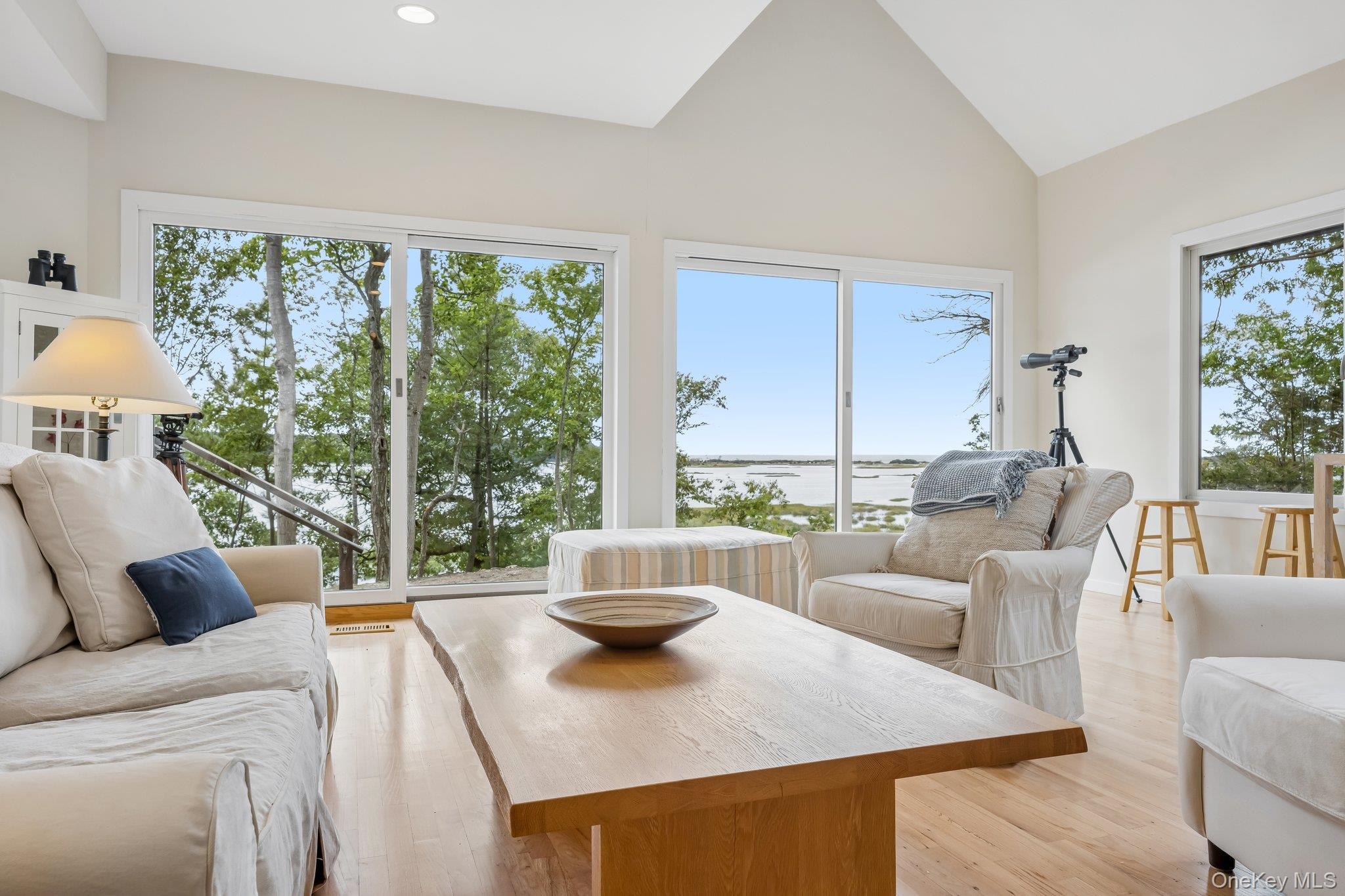 89 Harbor Road, Head Of The Harbor, NY 11780 - 物件實景