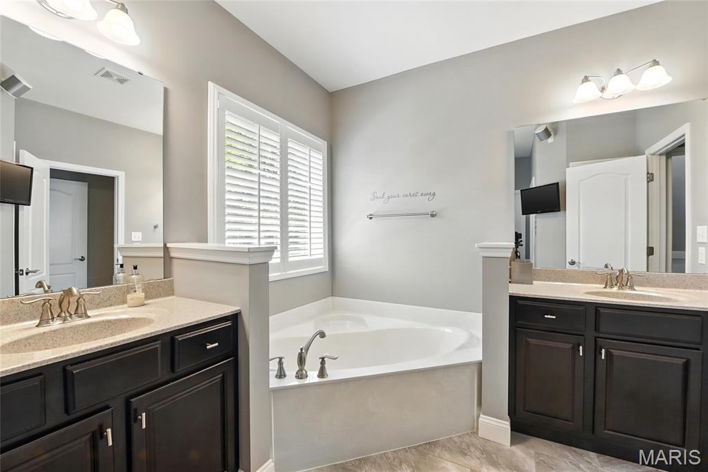 Wentzville, Missouri, 63385, United States, 4 Bedrooms Bedrooms, ,3 BathroomsBathrooms,Residential,For Sale,1927364