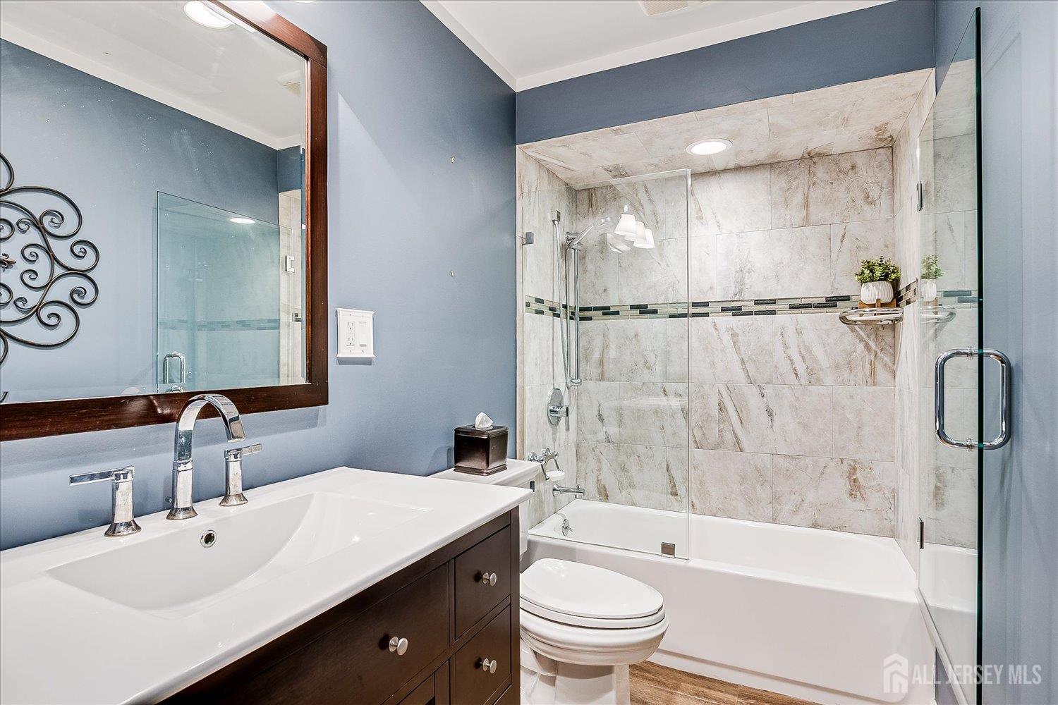 Carteret, New Jersey, 07008, United States, 4 Bedrooms Bedrooms, ,2 BathroomsBathrooms,Residential,For Sale,1981641