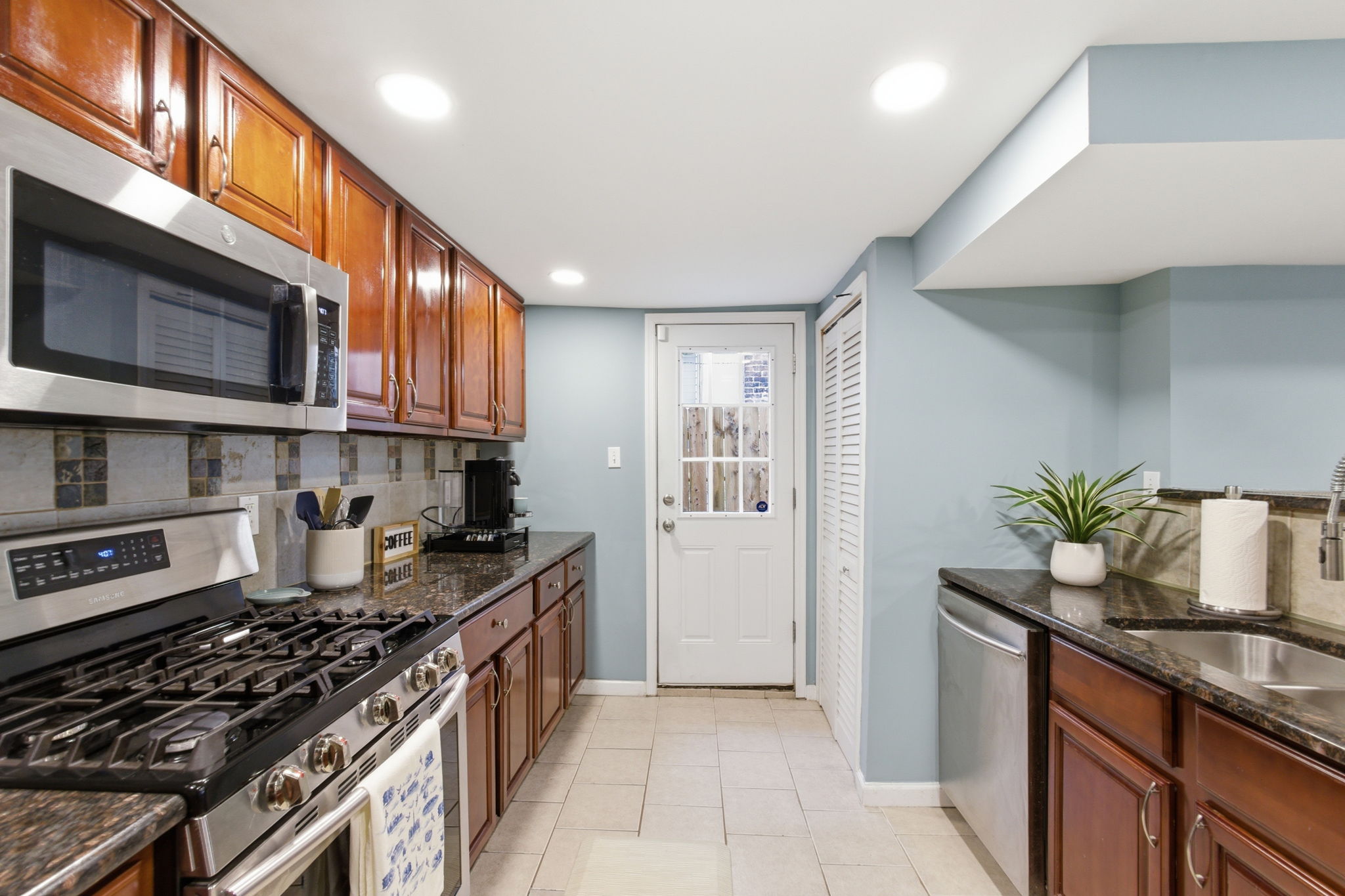  1102 1/2 South Front Street, Philadelphia, PA 19147 - 物件實景