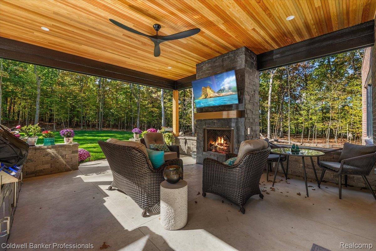 Plymouth, Michigan, 48170, United States, 4 Bedrooms Bedrooms, ,4 BathroomsBathrooms,Residential,For Sale,1986255