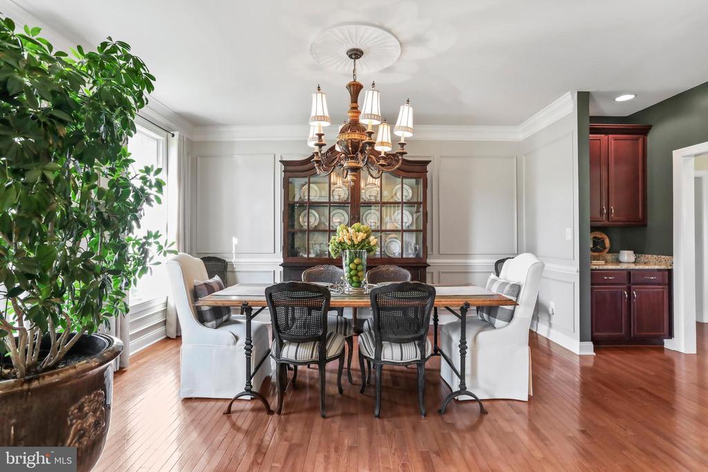 Waterford, Virginia, 20197, United States, 4 Bedrooms Bedrooms, ,5 BathroomsBathrooms,Residential,For Sale,1941290