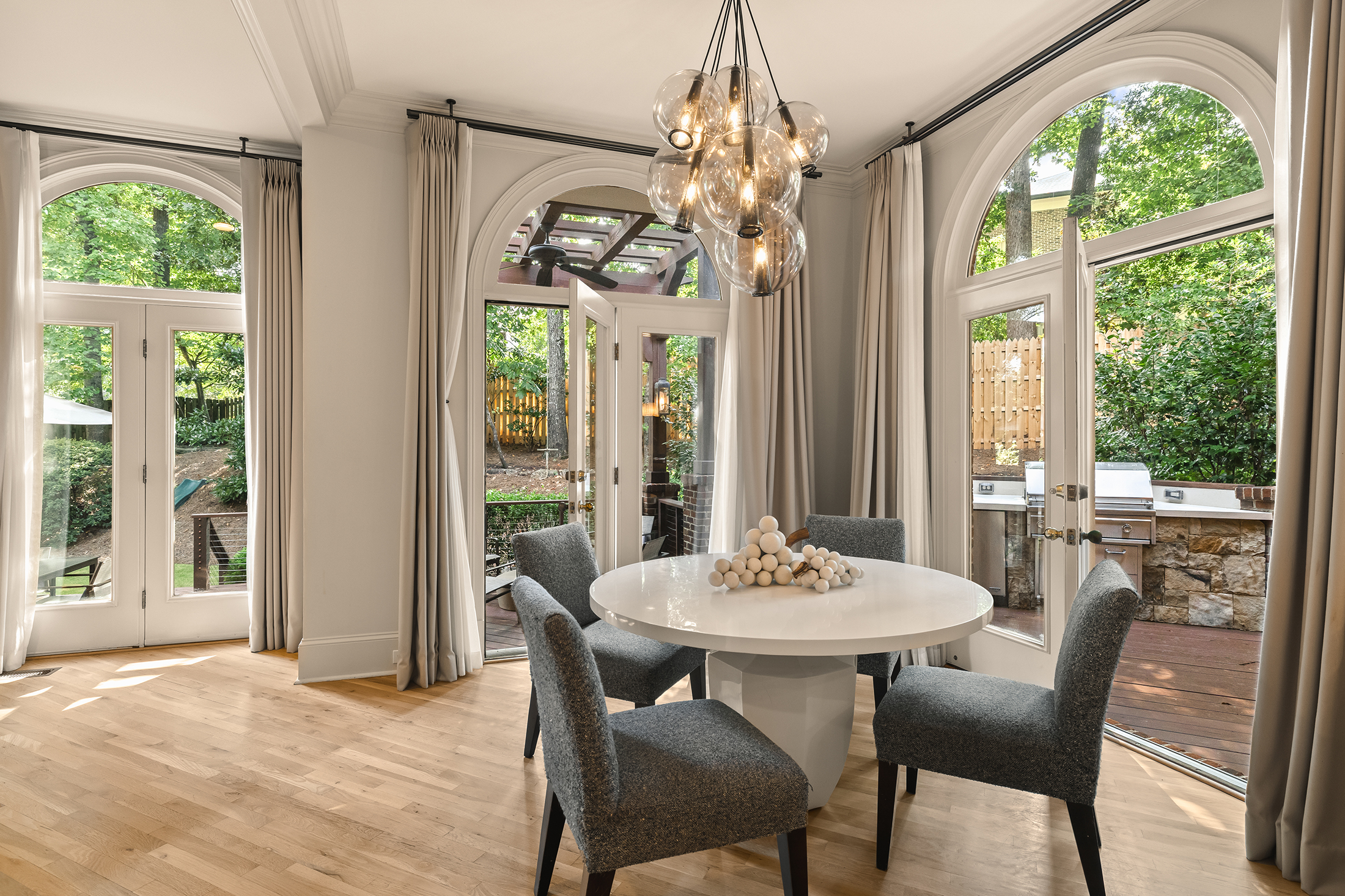  Refined Living on a Quiet Cul-de-sac in Chastain Park - 物件實景