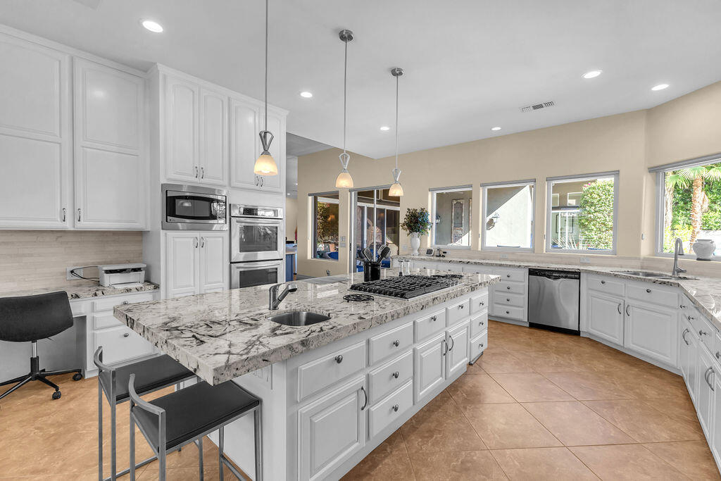 La Quinta, California, 92253, United States, 4 Bedrooms Bedrooms, ,2 BathroomsBathrooms,Residential,For Sale,1987635