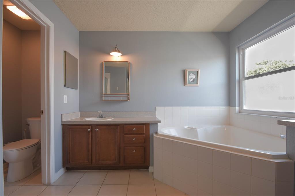 Orlando, Florida, 32828, United States, 4 Bedrooms Bedrooms, ,3 BathroomsBathrooms,Residential,For Sale,1902586