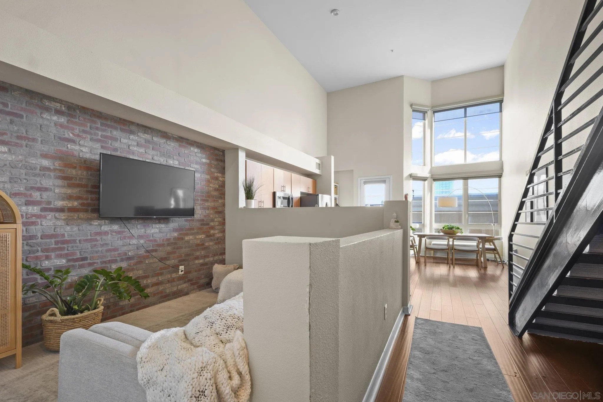 San Diego, California, 92101, United States, 1 Bedroom Bedrooms, ,1 BathroomBathrooms,Residential,For Sale,1951251