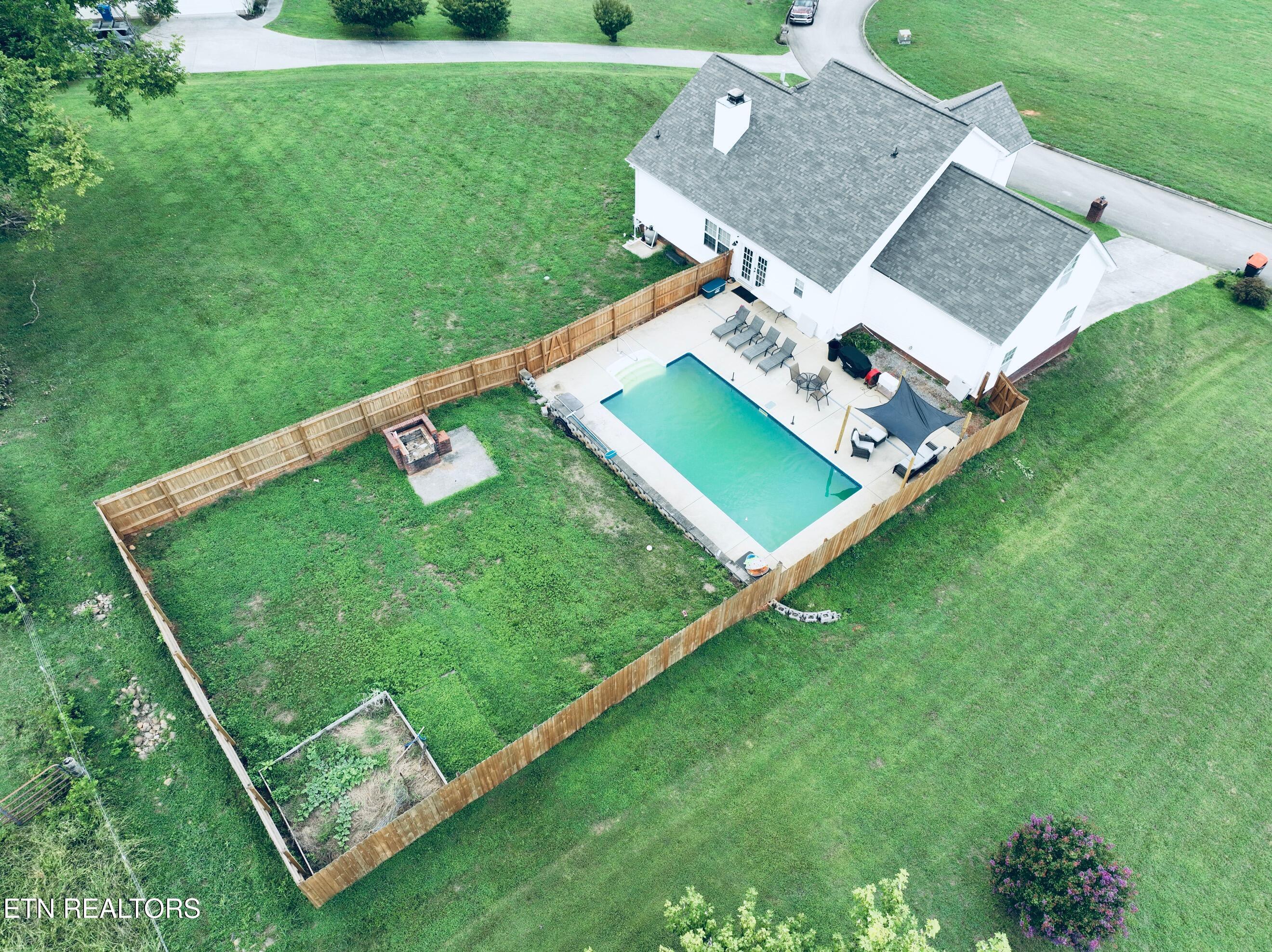 Friendsville, Tennessee, 37737, United States, 3 Bedrooms Bedrooms, ,4 BathroomsBathrooms,Residential,For Sale,1962671