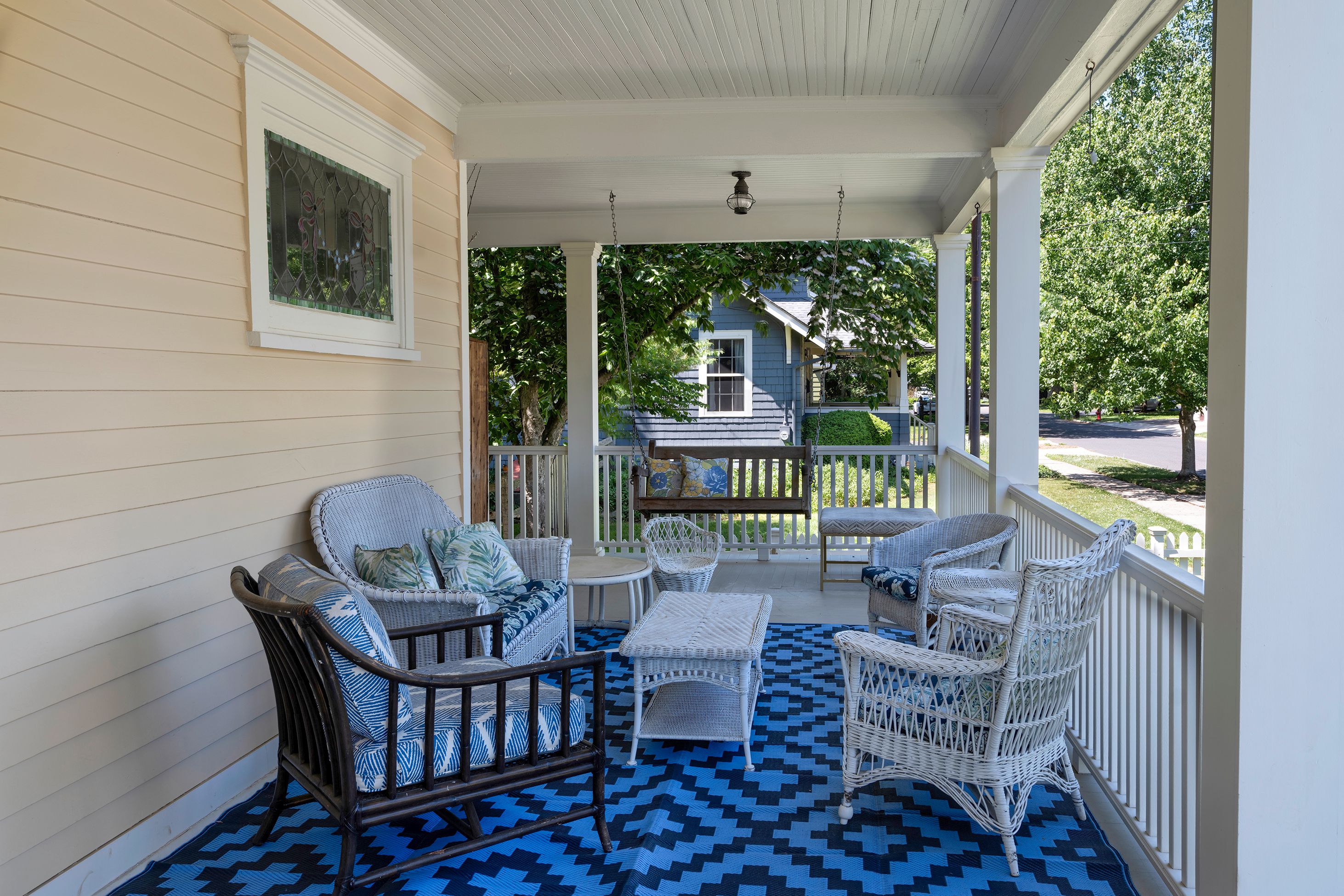  Classic Hopewell Borough Home with Wraparound Porch on Coveted Prospect Street - 物件實景