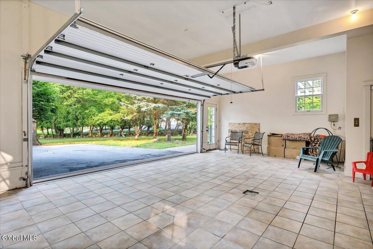 Queensbury, New York, 12804, United States, 4 Bedrooms Bedrooms, ,4 BathroomsBathrooms,Residential,For Sale,2003440