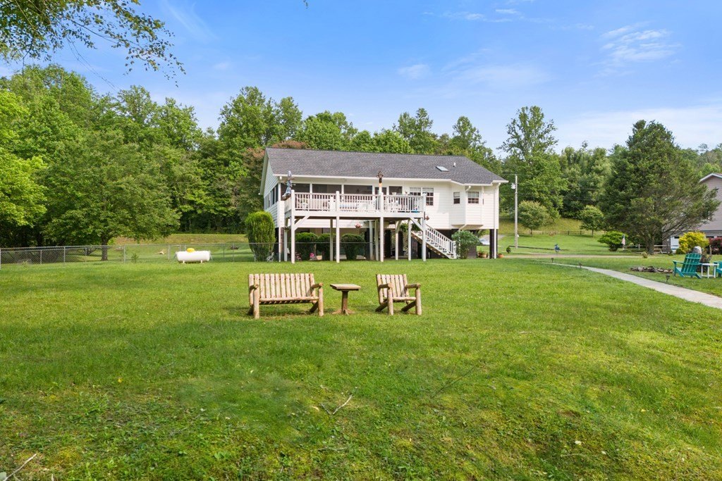 Murphy, North Carolina, 28906, United States, 2 Bedrooms Bedrooms, ,2 BathroomsBathrooms,Residential,For Sale,1923823