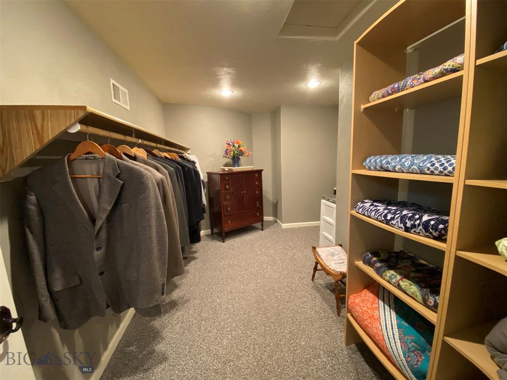 Butte, Montana, 59701, United States, 6 Bedrooms Bedrooms, ,6 BathroomsBathrooms,Residential,For Sale,1981460