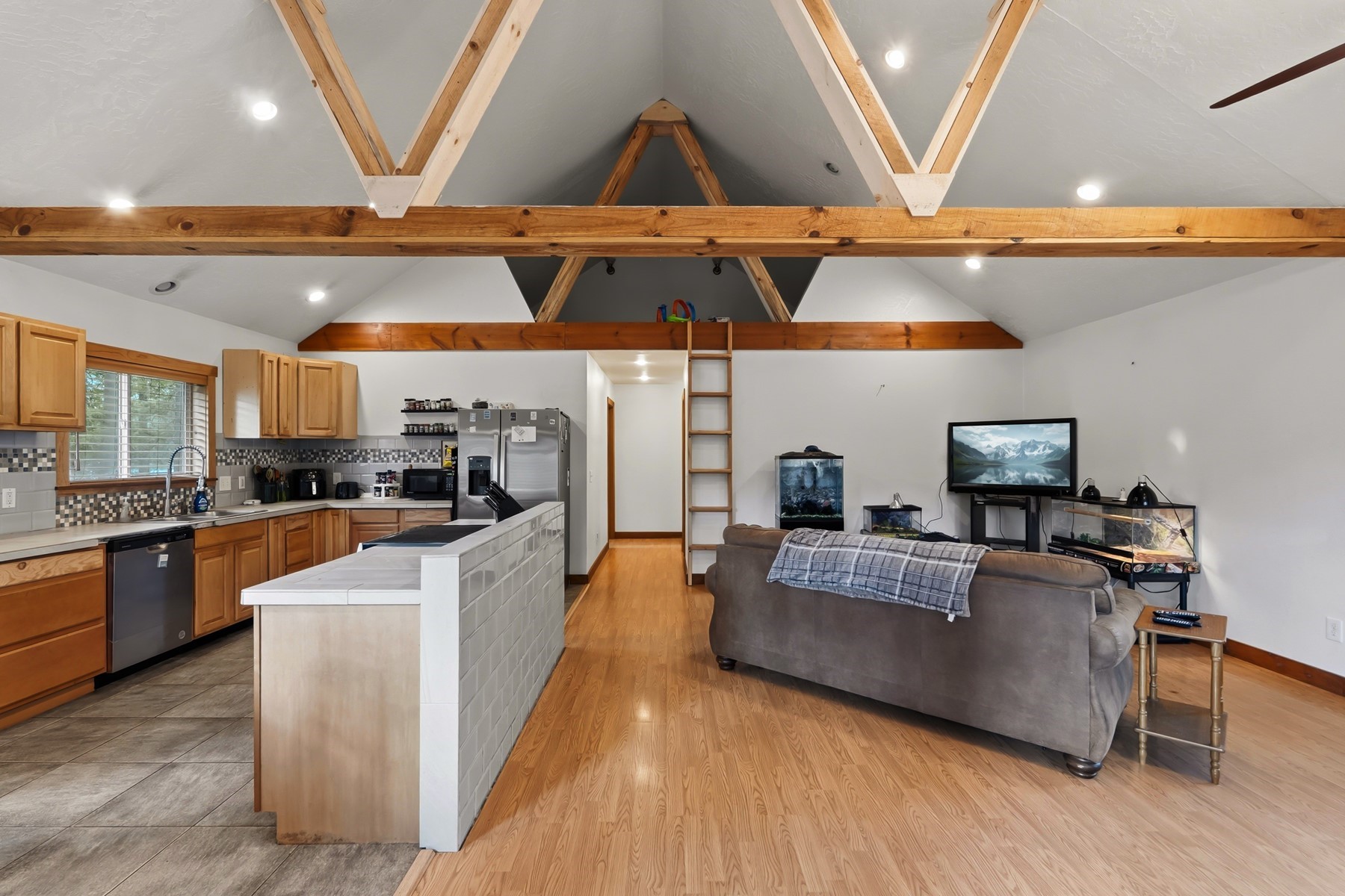  Gypsy Bay Riverfront Community Home - 物件實景