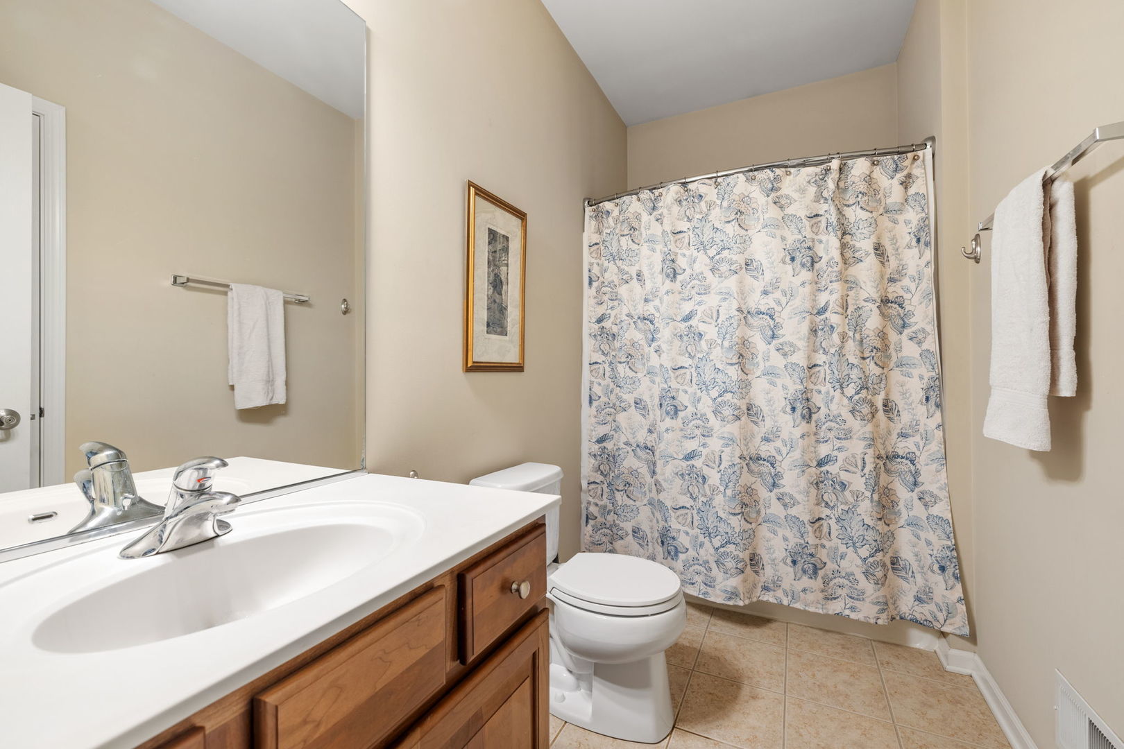 Orland Park, Illinois, 60462, United States, 2 Bedrooms Bedrooms, ,2 BathroomsBathrooms,Residential,For Sale,1941007