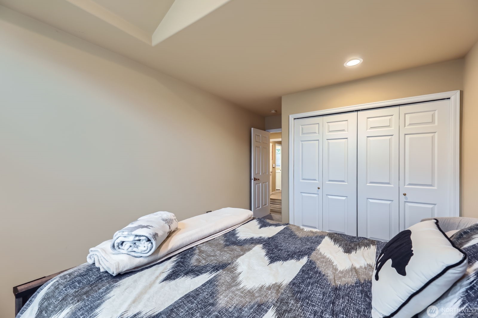 Mill Creek, Washington, 98012, United States, 3 Bedrooms Bedrooms, ,3 BathroomsBathrooms,Residential,For Sale,1792032