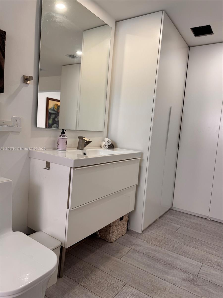 Pompano Beach, Florida, 33060, United States, 2 Bedrooms Bedrooms, ,2 BathroomsBathrooms,Residential,For Sale,1829168