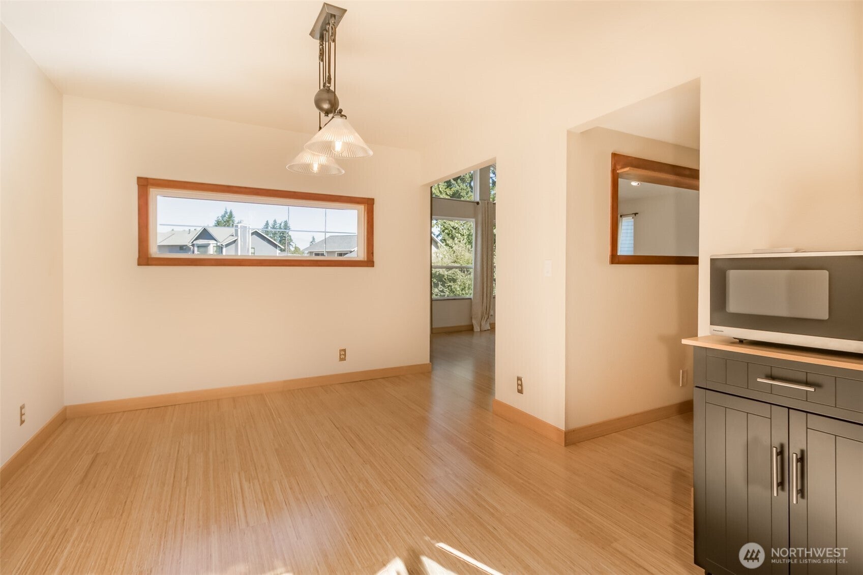 Kent, Washington, 98031, United States, 3 Bedrooms Bedrooms, ,2 BathroomsBathrooms,Residential,For Sale,1984192