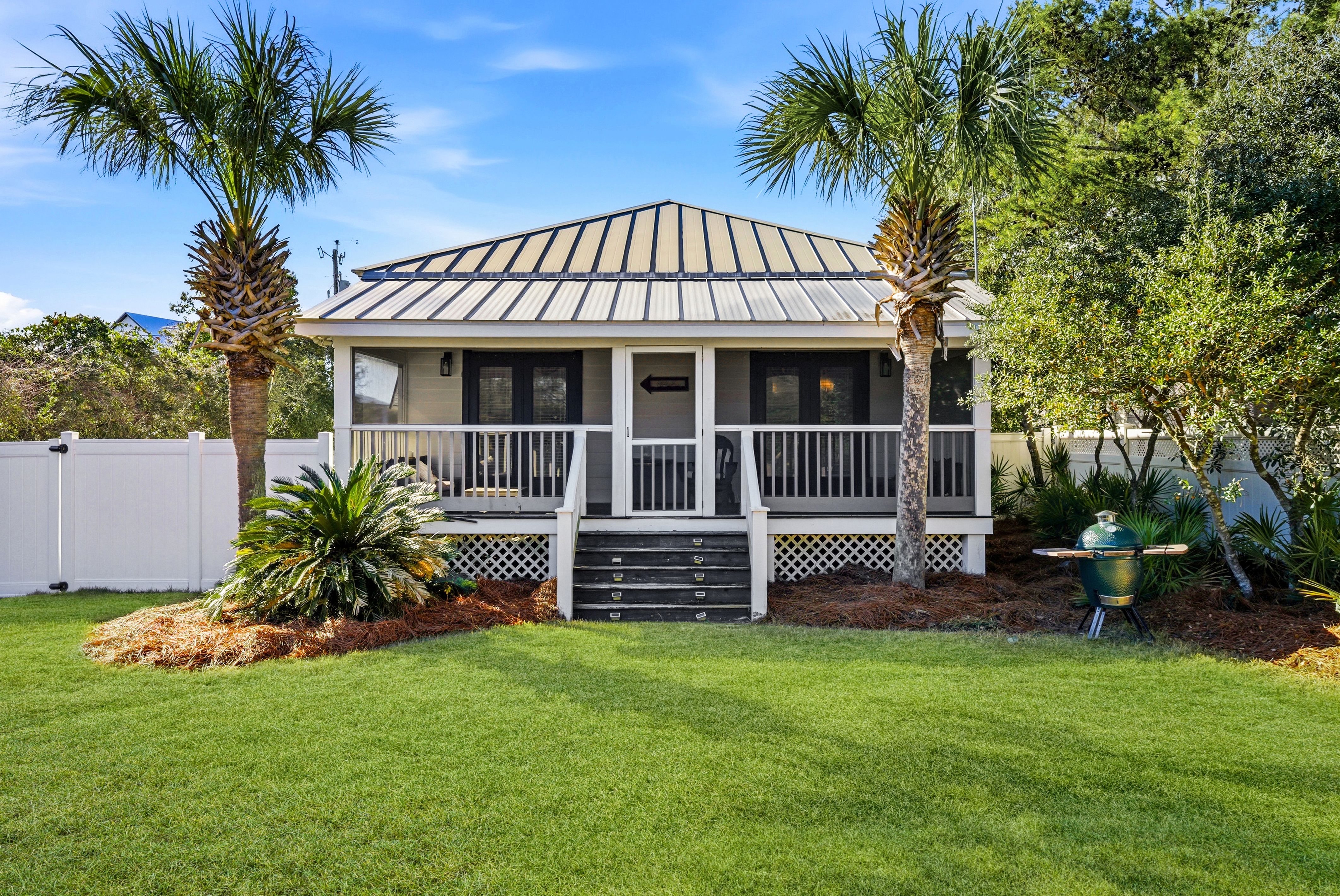  Single Story Home Located on Private Street with Deeded Beach Access - 物件實景