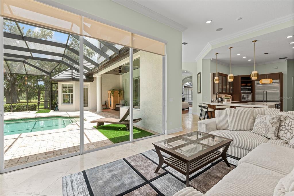 Bradenton, Florida, 34202, United States, 5 Bedrooms Bedrooms, ,5 BathroomsBathrooms,Residential,For Sale,1873833