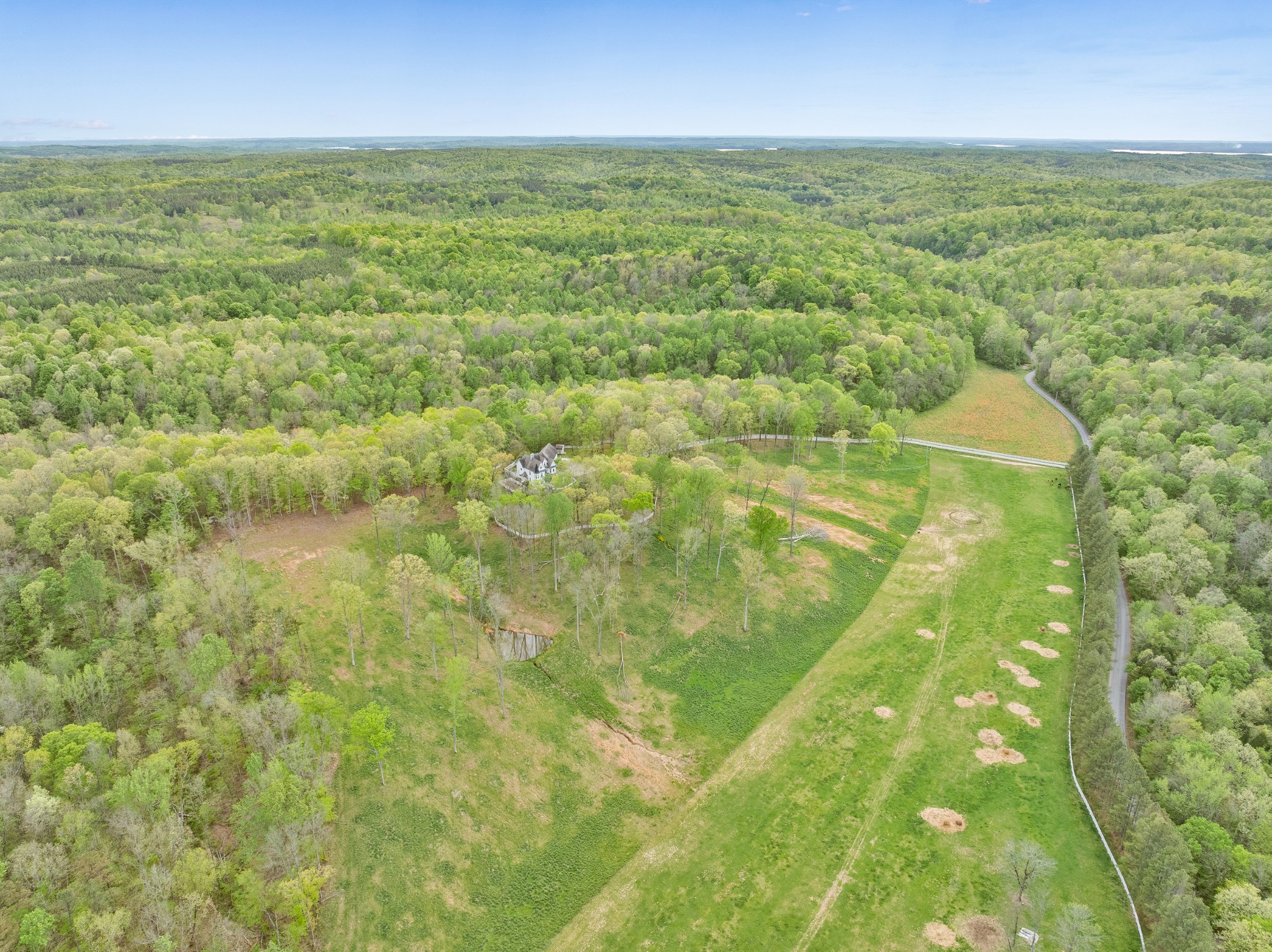 Dover, Tennessee, 37058, United States, 6 Bedrooms Bedrooms, ,4 BathroomsBathrooms,Residential,For Sale,1981726