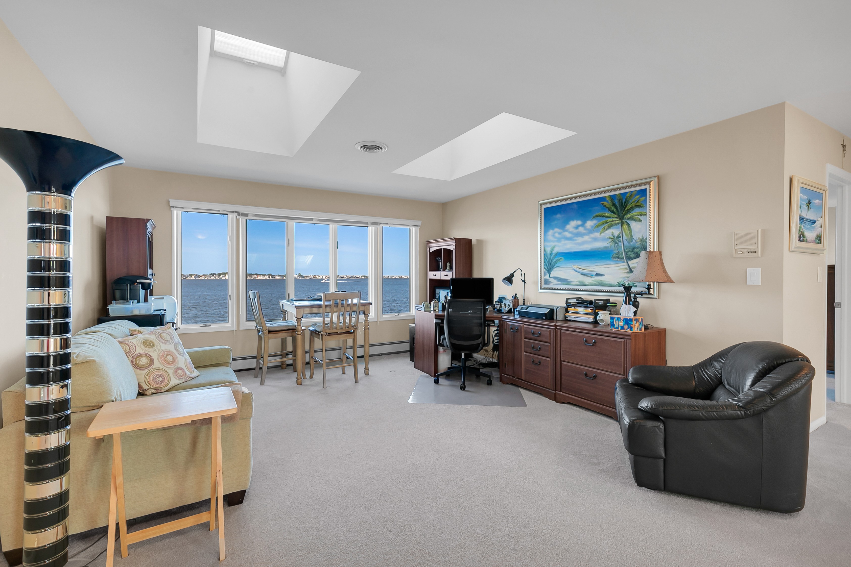  A Rare Bayfront Retreat on Silver Bay - 物件實景