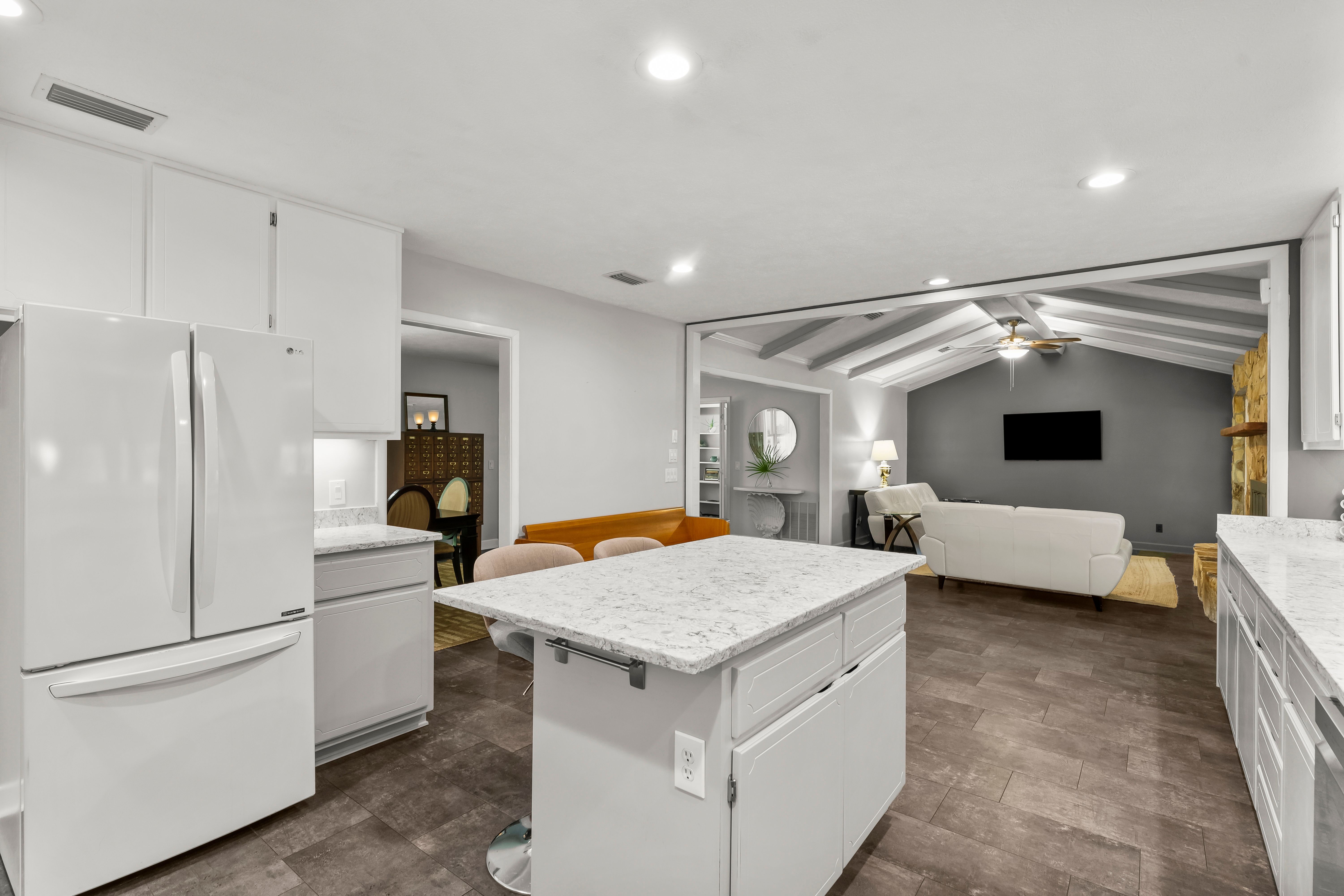  Waterfront Canal Home With Boat Lift And Private Canal Access - 物件實景