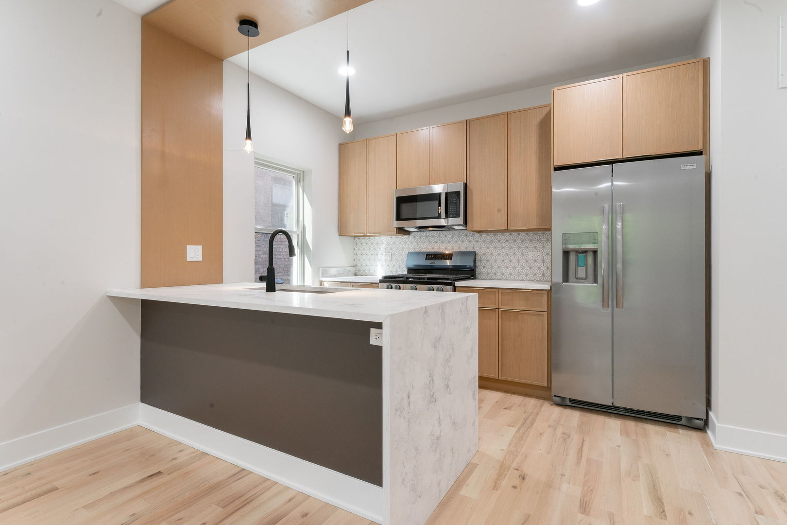 Chicago, Illinois, 60637, United States, 6 Bedrooms Bedrooms, ,Residential,For Sale,1938813