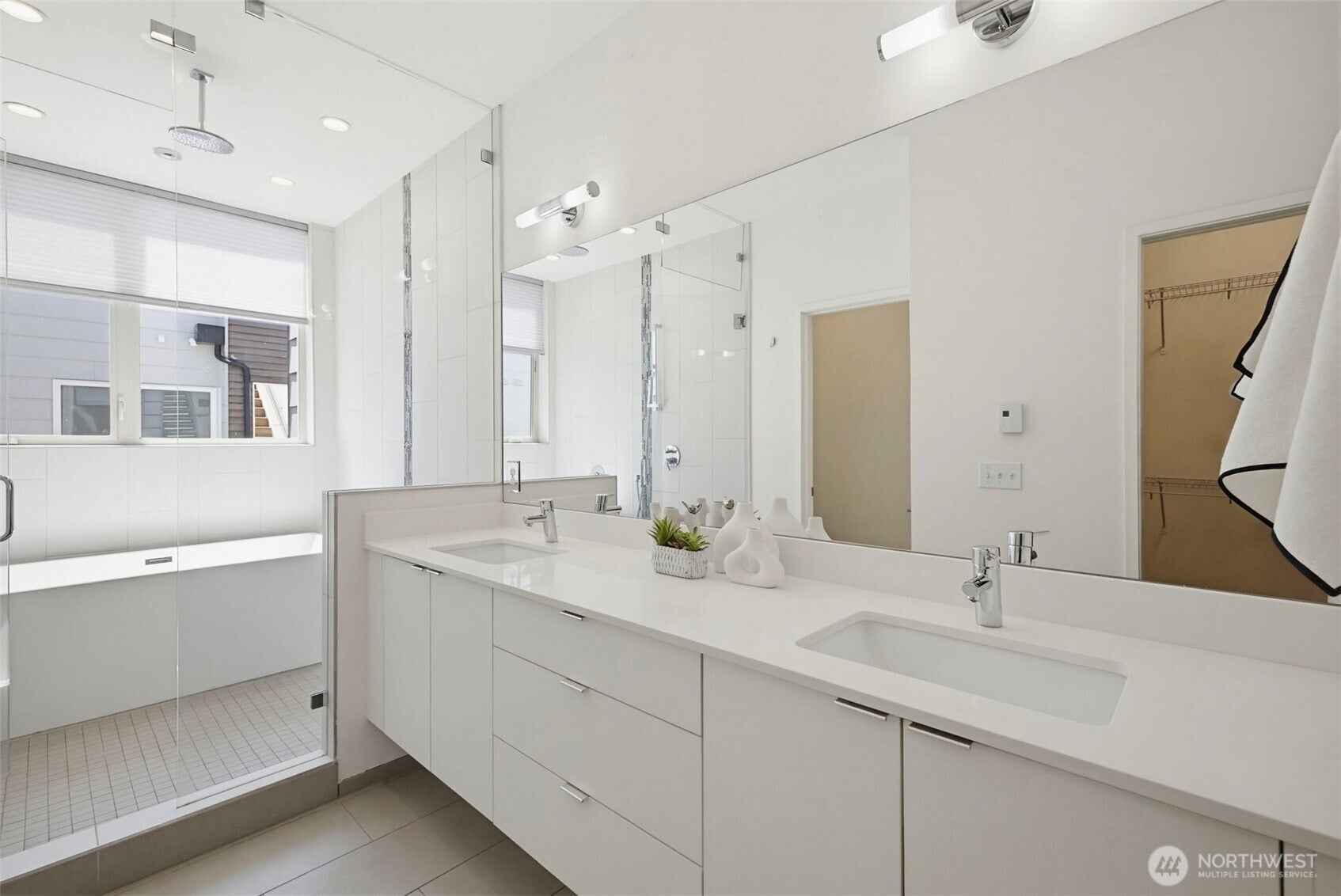 Seattle, Washington, 98144, United States, 3 Bedrooms Bedrooms, ,2 BathroomsBathrooms,Residential,For Sale,2049305