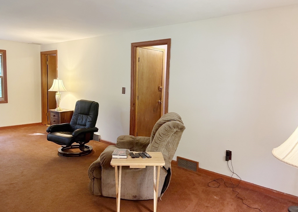 Halifax, Massachusetts, 02338, United States, 3 Bedrooms Bedrooms, ,4 BathroomsBathrooms,Residential,For Sale,1896285
