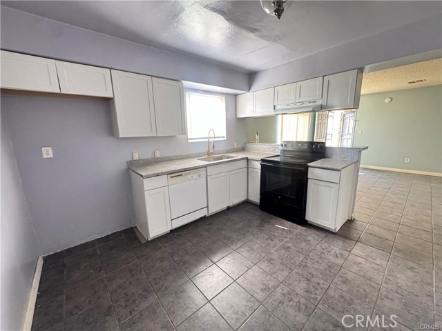 Bakersfield, California, 93534, United States, 8 Bedrooms Bedrooms, ,Residential,For Sale,1981314