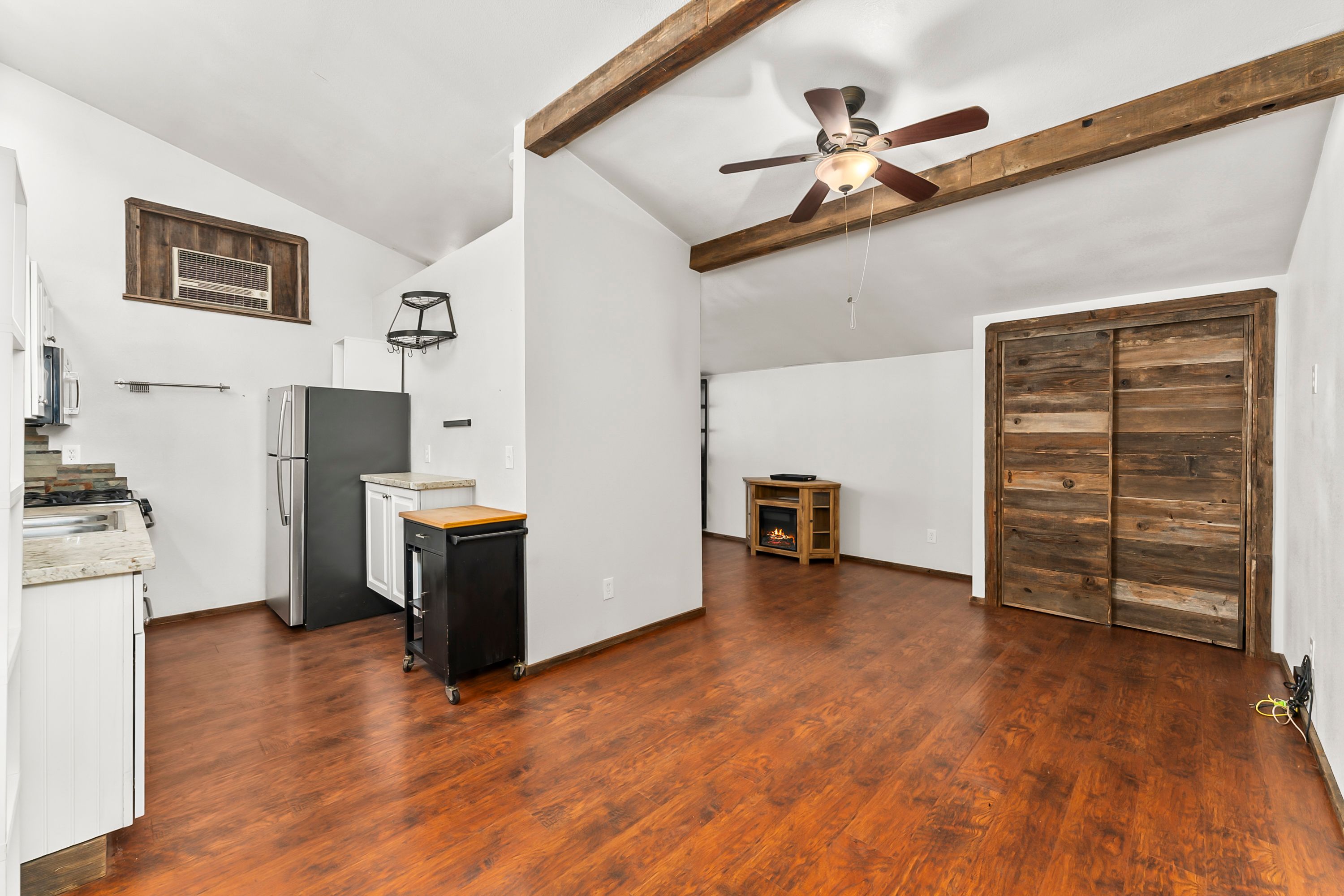  California Equestrian Property with ADU, Horse Arena & Pool - 物件實景