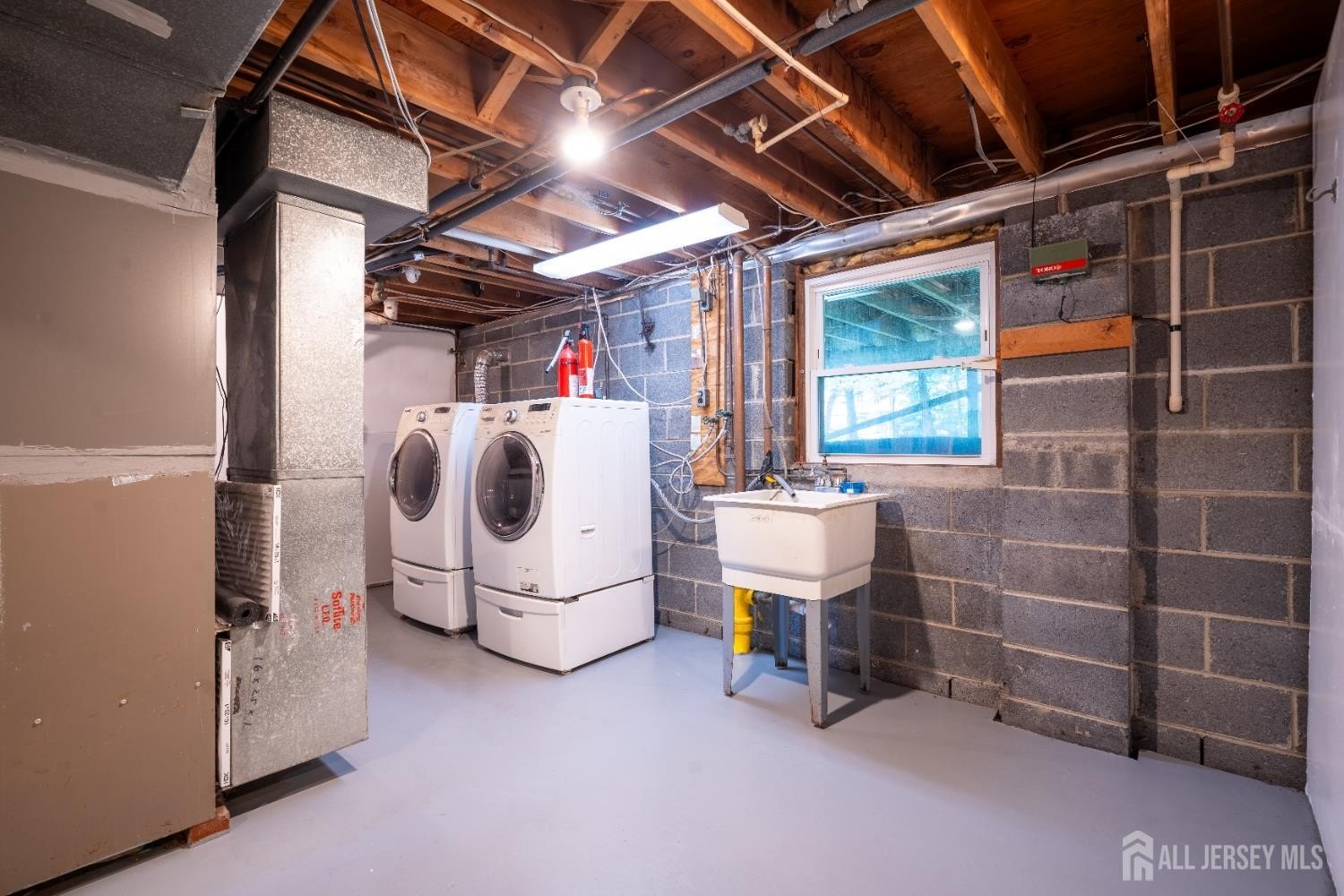 Edison, New Jersey, 08817, United States, 4 Bedrooms Bedrooms, ,2 BathroomsBathrooms,Residential,For Sale,1900843