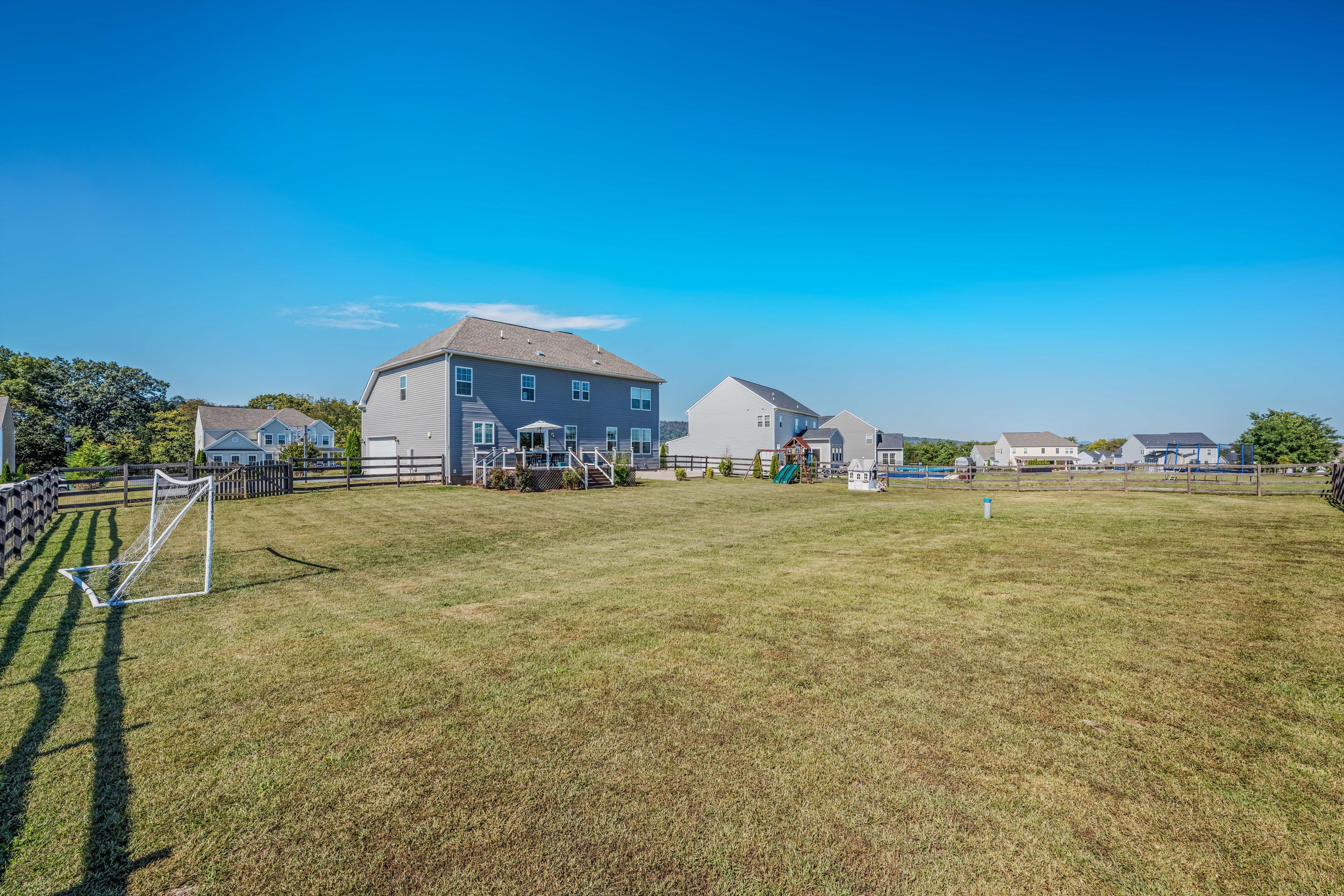 Matinsburg, West Virginia, 25403, United States, 4 Bedrooms Bedrooms, ,Residential,For Sale,1977883