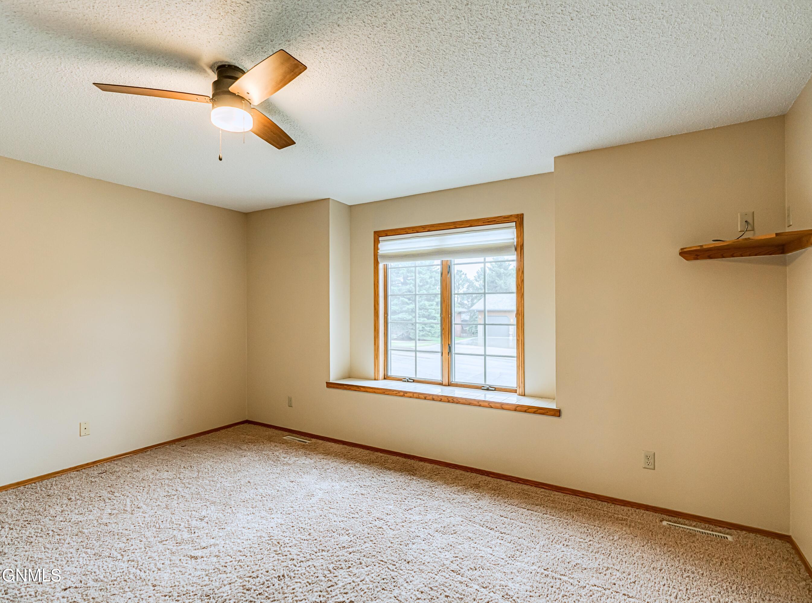 Bismarck, North Dakota, 58503, United States, 3 Bedrooms Bedrooms, ,3 BathroomsBathrooms,Residential,For Sale,1937485