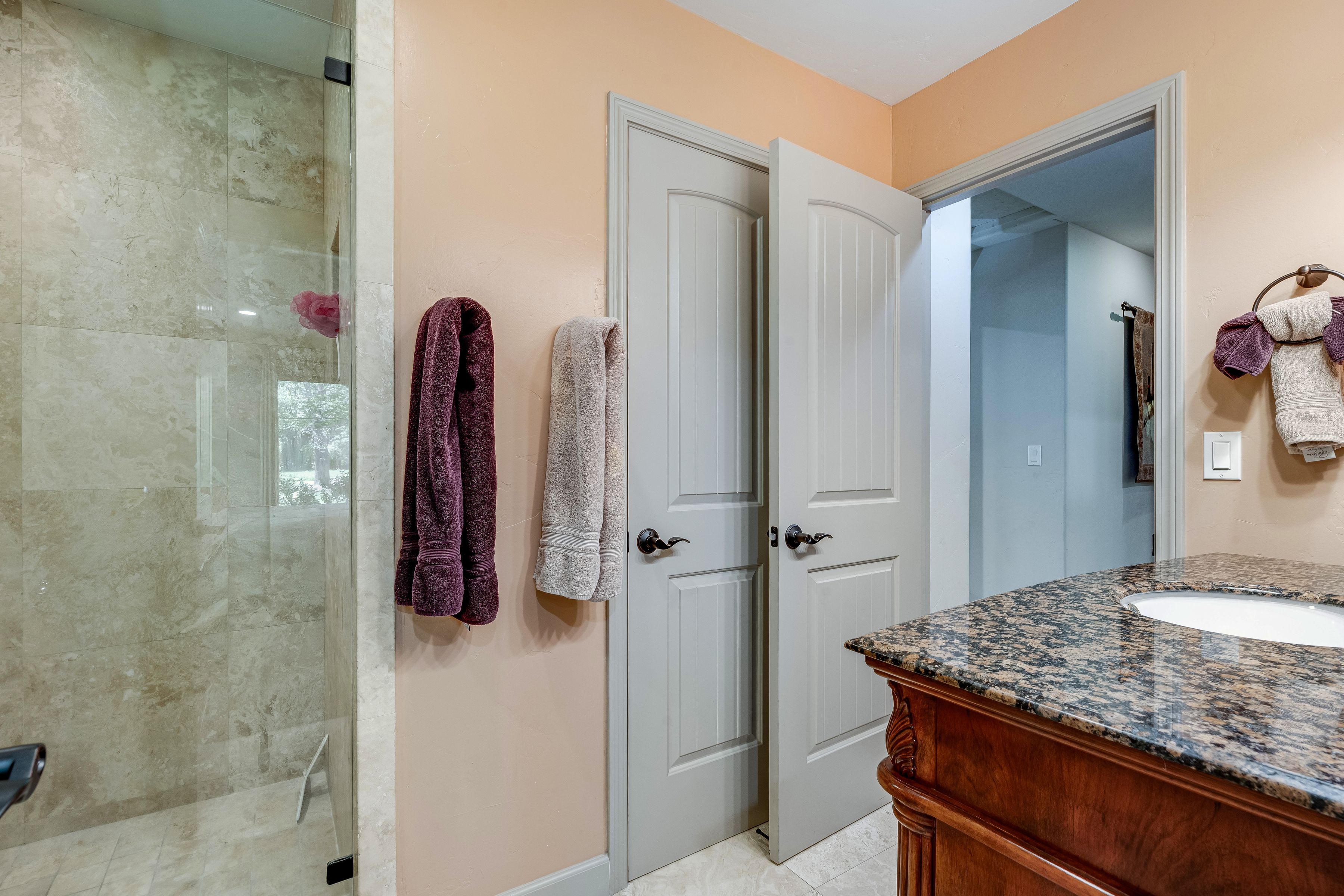  1040 Mount George Avenue - 物件實景